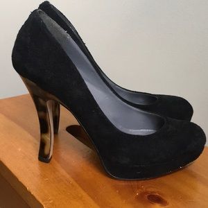 Black & Tortoise shell pumps